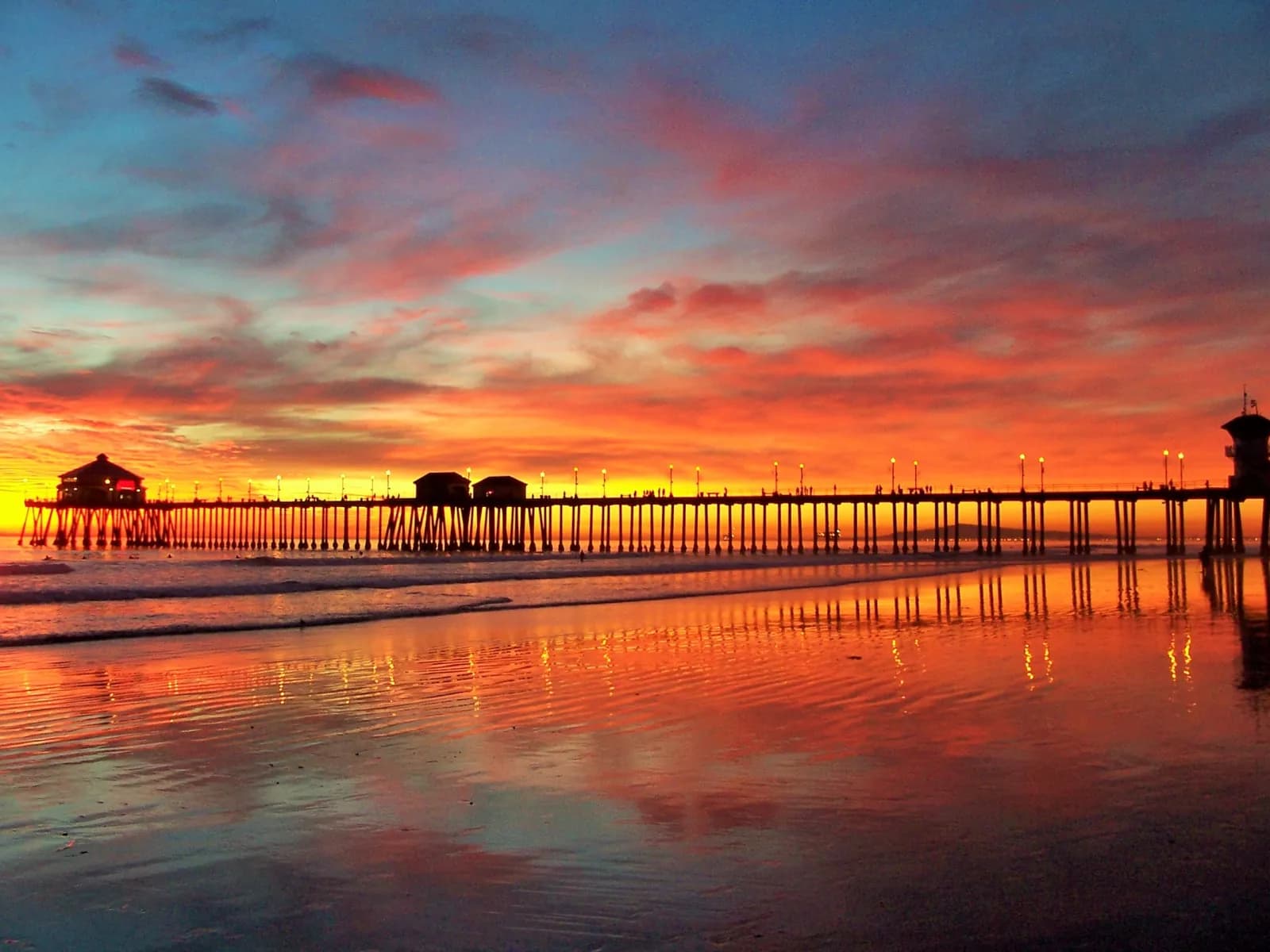 Contents pack-out and restoration serving Huntington Beach, Orange County