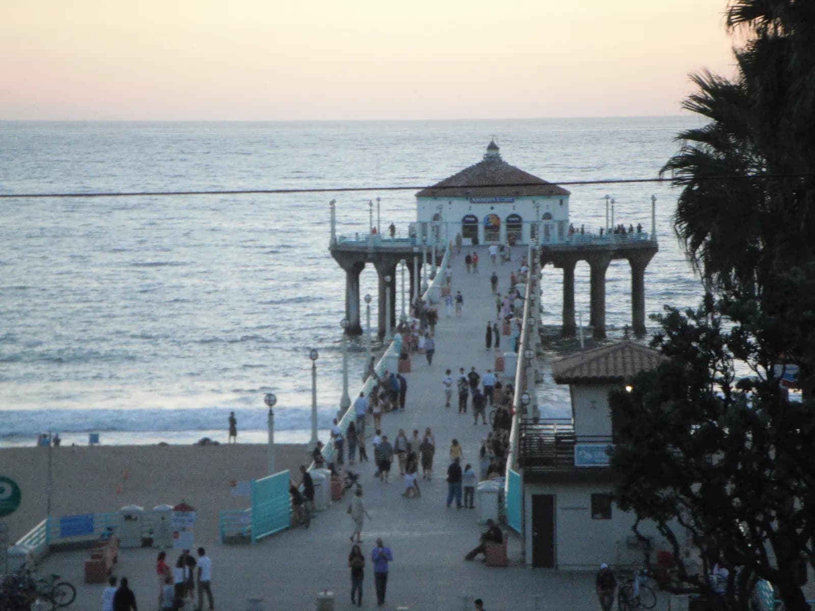 Contents pack-out and restoration serving Manhattan Beach, Los Angeles County